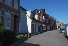 Gebied De Spoorbuurt is een uitbreidingswijken met een typisch negentiende eeuwse verkaveling met gesloten bouwblokken.