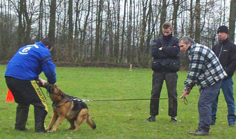 De deelnemers zijn inmiddels verdeeld in twee groepen, waardoor er meer aandacht is voor de cursisten en de instructeurs ook meer overzicht kunnen houden.