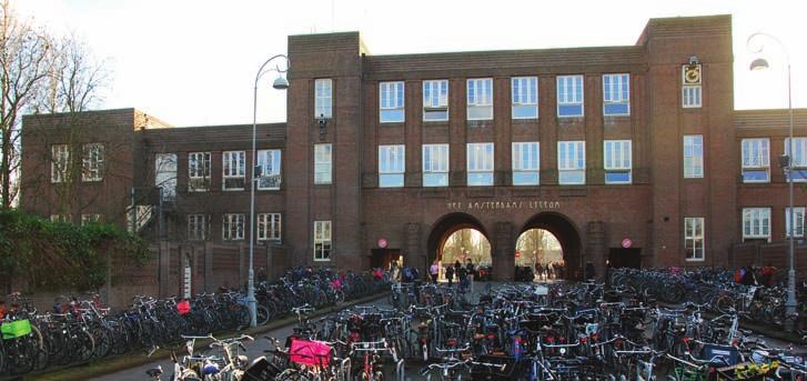 DE PRAKTISCHE DE VERSTERKTE SCHOOLORGANISATIE TALEN KANTINE De leerlingenkantine is geopend tijdens de schooluren. Het aanbod wordt in overleg met de schoolleiding samen - gesteld.