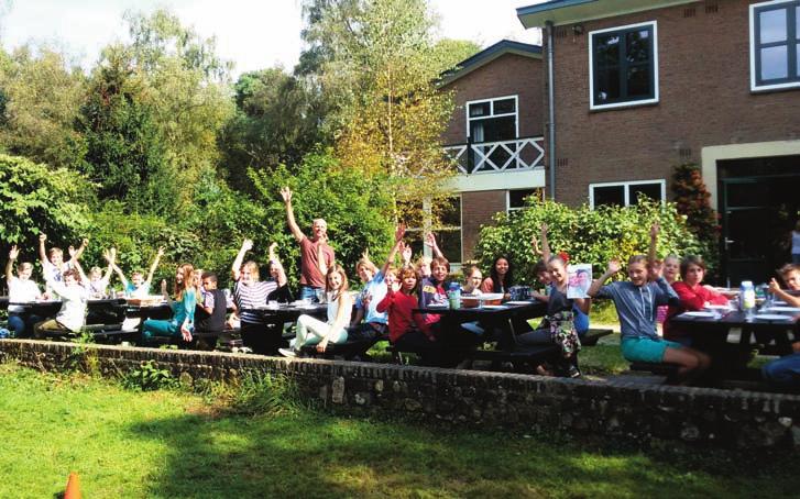 ACTIVITEITEN DE VERSTERKTE BUITEN HET LESPROGRAMMA TALEN WOLKENLAND Zesentachtig jaar geleden kocht Het Amsterdams Lyceum Wolkenland, ons eigen schoolbuitenhuis, fraai gelegen in de oude bossen van