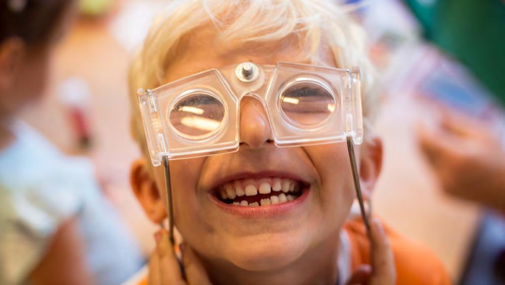 Kistje vol verrassingen Wat gaan we doen? De kinderen spelen met een kistje, doosje of koffertje met allerlei nieuwe en spannende voorwerpen, die hun nieuwsgierigheid prikkelt.