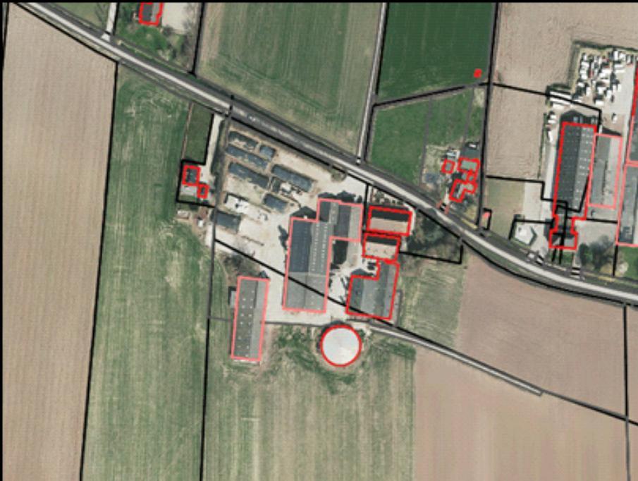 De bouw van twee vrijstaande burgerwoningen is op basis van het huidige geldende bestemmingsplan Buitengebied 2008 niet toegestaan.