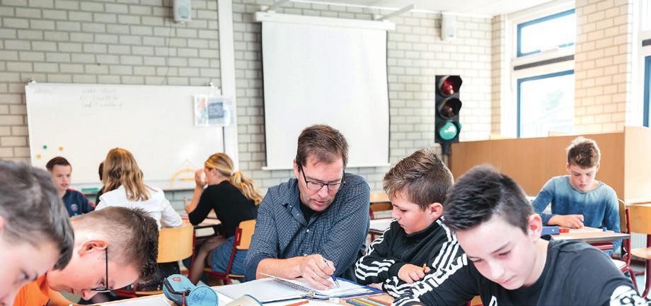 Er is een mediatheek waar je een computer kunt gebruiken en boeken kunt lenen. We hebben een kantine waar je lekkere dingen kunt kopen. Ieder jaar mag je tenminste een keer op excursie. Meer weten?