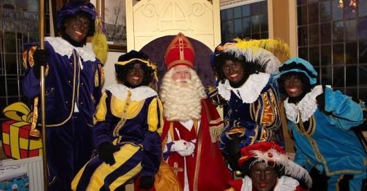 Het HUIS VAN SINTERKLAAS. Dit huis staat op het Tilanusplein, tegenover de kerk, in Historisch Museum Vriezenveen.