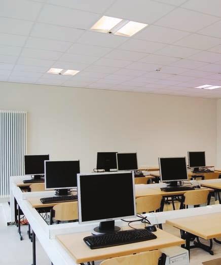 Deze oplossing garandeert een efficiënte verlichting, in kantoren, vergaderzalen, gangen, aan