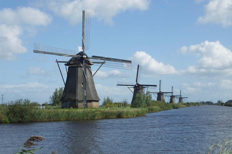 Windmolens in Flevoland In andere landschappen liggen de plaatsingsmogelijkheden niet zo direct voor de hand.