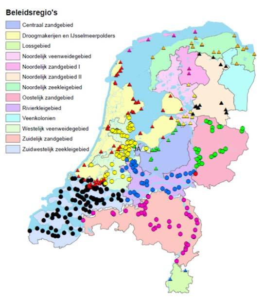 Figuur 7 Overzicht van de meetgegevens nabij de uitstroompunten van de 124 stroomgebieden. De meeste meetpunten liggen aan de randen van de beleidsregio's i.e. nabij de Rijkswateren (Maas, Waal, IJssel, Neder-Rijn, IJsselmeer, Waddenzee, Ooster- en Westerschelde, Haringvliet en Grevelingenmeer).