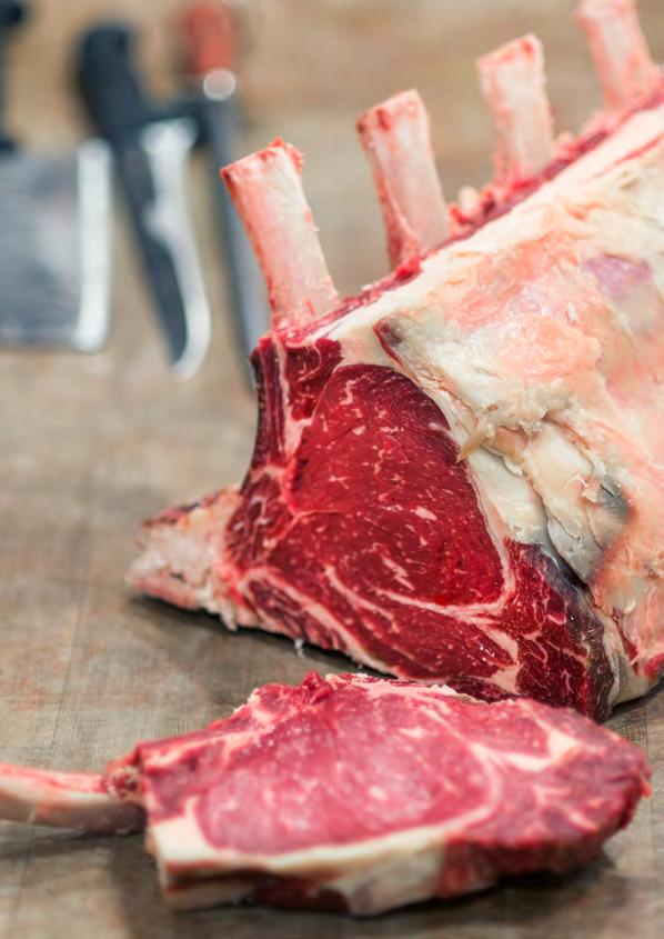 CHEF-SLAGER CHRIS VERKUIJL TIPT: Leg dry aged vlees voordat u het bakt eerst gedurende een uur in een heteluchtoven, verwarmd op 50 graden (uitgaande van 4 tot