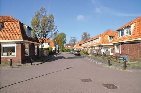 De goede voorzieningen worden genoemd als pluspunt: de supermarkten, het ziekenhuis, de sportvelden, de Jagersplas en de fietsroute langs de Gouw.