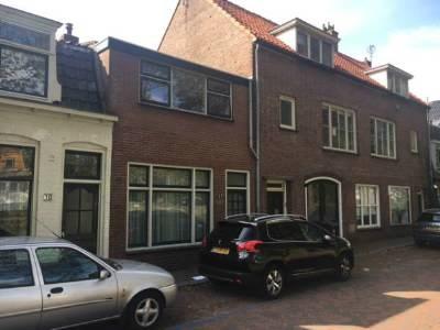 Westgracht 17, DEN HELDER Notaris: Abma Schreurs Advocaten Notarissen te Amsterdam Plok: 1% Informatie: Executieveiling (hypotheek) Woonhuis Gebruik: Bewoond/in eigen gebruik Het