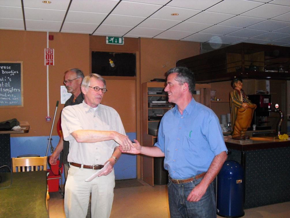 clublokaal van Pomar in sporthal De Schilp te Rijswijk. Met 62 deelnemers een record- was het toernooi uitstekend bezet.