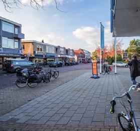 Verbouwing Kievit Inrichting plein Het gebouw de Kievit, met daarin de Albert Heijn, ondergaat een flinke opknapbeurt. Zowel de supermarkt als de bovenwoningen worden onder handen genomen.