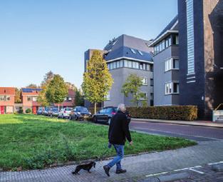 Duidelijk is al wel dat er een driehoekig autovrijplein komt, met mogelijkheden voor enkele parkeerplaatsen voor de Albert Heijn.