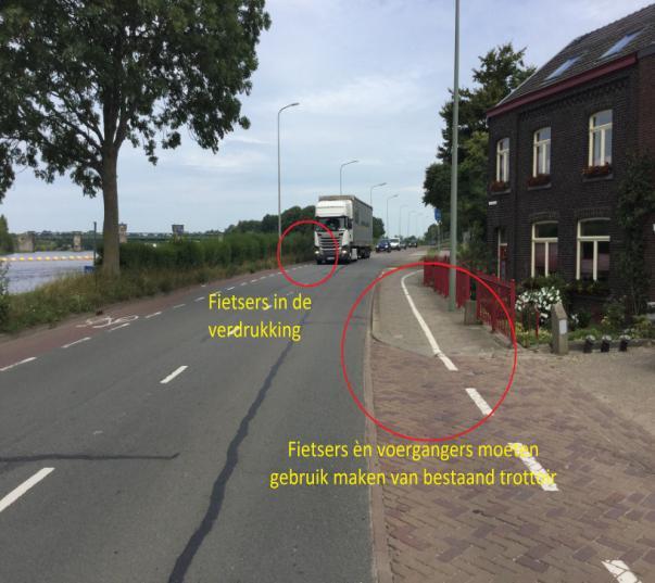 geconfronteerd met gemotoriseerd verkeer uit een of beide richtingen.