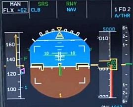 Als je nu per ongeluk de throttle te ver doorduwt naar TOGA (maximale stand) dan krijg je in de meest linkse kolom van de Flight Mode Annunciator een melding in wit (knipperend), zodat je