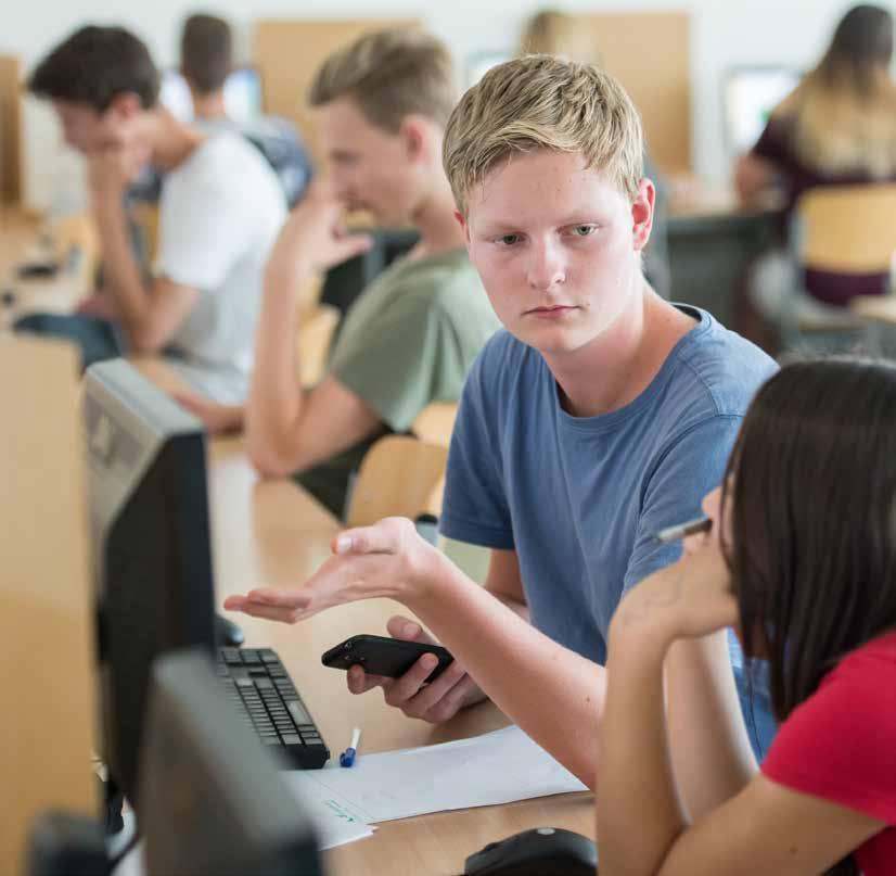 Computer gebruik Vrijheid van mening en kleding Als leerling van Groevenbeek heb je vrijheid van meningsuiting. Dat betekent niet, dat je alles mag zeggen of schrijven.