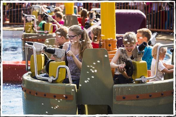 1972 Het Ponypark Slagharen voert als eerste attractiepark de all-in toegangsprijs in. Een entreekaartje kost 2,50. Tevens wordt het park verder uitgebreid met een Rupsbaan.