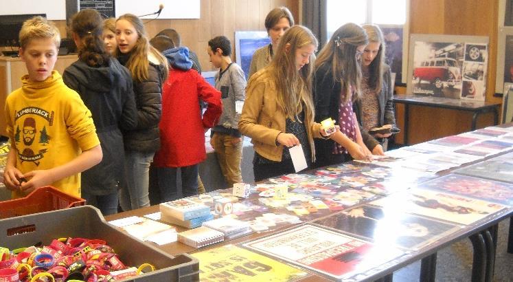 VOEDSELINZAMELING Wees de verandering die je in de wereld wilt zien (Ghandi) Nadat we eind september via de posterbeurs Poverello al eens steunden, willen we van maandag 17 tot en met vrijdag 28