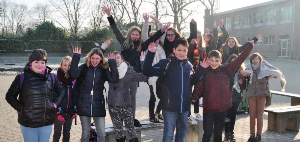 10 HET EERSTE LEERJAAR Aanvulling hoofdvakken / handel / voeding / sociale en technische vorming Waarom? Ik ben handig en creatief. Ik wil andere mensen helpen. Ik werk graag met de computer.