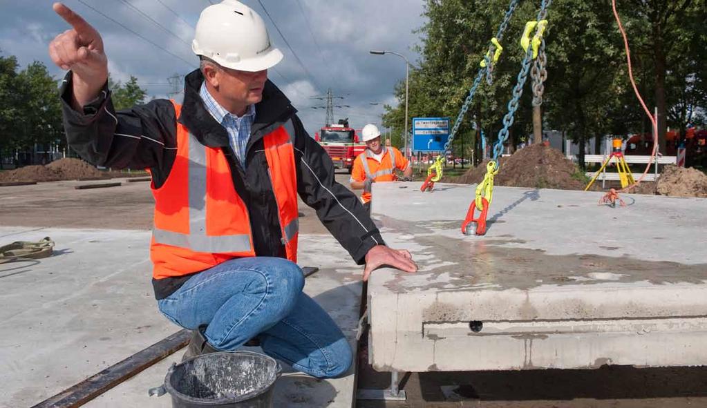 DUURZAME WEGEN Nieuwe wegen kunnen duurzamer worden aangelegd, veiliger en energieneutraal of zelfs energieleverend. Bestaande wegen kunnen duurzaam worden verbeterd. 12.