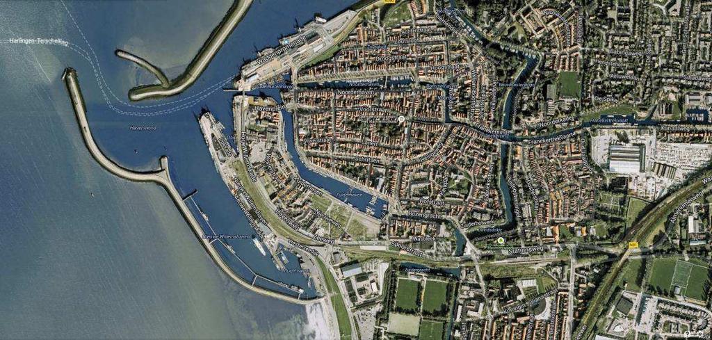 1. Inleiding Gemeente Harlingen is voornemens voor de bestaande kade in de Willemshaven te Harlingen, een drijvende steiger met afmeerpalen te realiseren, waar zeecruiseschepen, riviercruiseschepen,