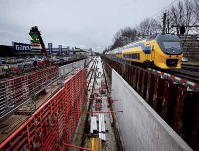 Als de tunnel helemaal klaar is, dek je de bouwput netjes af. Foto: Vincent Basler via Spoorzone Delft Is dit iets voor Delft?