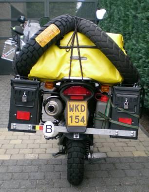 F650GS, 800cc. Op zijn website zie je zijn uitgebreid repertorium van reizen.