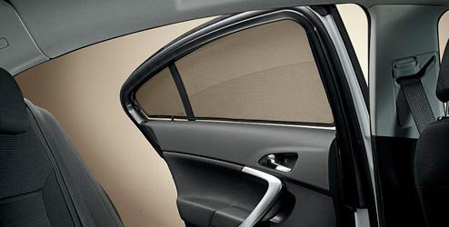 Tailored to fit the windows of the Insignia Set contains: 2 pieces for rear side windows Product comes in a fabric pouch for Styling & OPC Line onderdeelnummer: 95513911 Catalog Number: 17 32 353