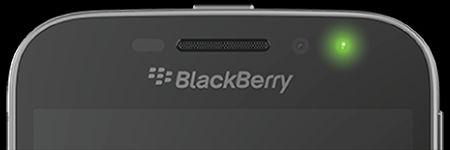 Instellingen LED- en batterijmeldingen Een rode LED die ononderbroken brandt kan aangeven dat uw BlackBerry-toestel wordt ingeschakeld of opnieuw wordt opgestart.