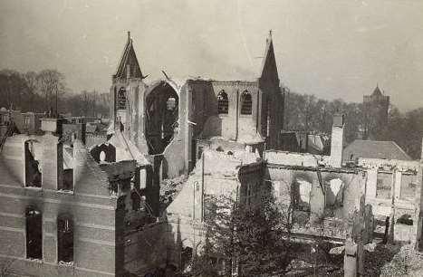 Dood en verwoesting Nijmegen: Doddendaalkerk In Engeland wordt bevelhebber Arthur Harris, een monument van verzet tegen Duitsland, nog steeds liefkozend "Bomber" Harris genoemd.