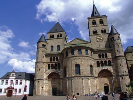 30 km) Ontdek de geschiedenis van Trier, oudste stad van Duitsland, en verdiep