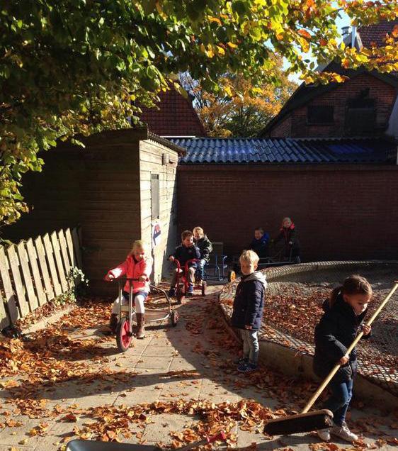 De zorg voor onze leerlingen De scholen van Tabijn begeleiden zelf de kinderen die extra aandacht nodig hebben om zich goed te kunnen ontwikkelen.