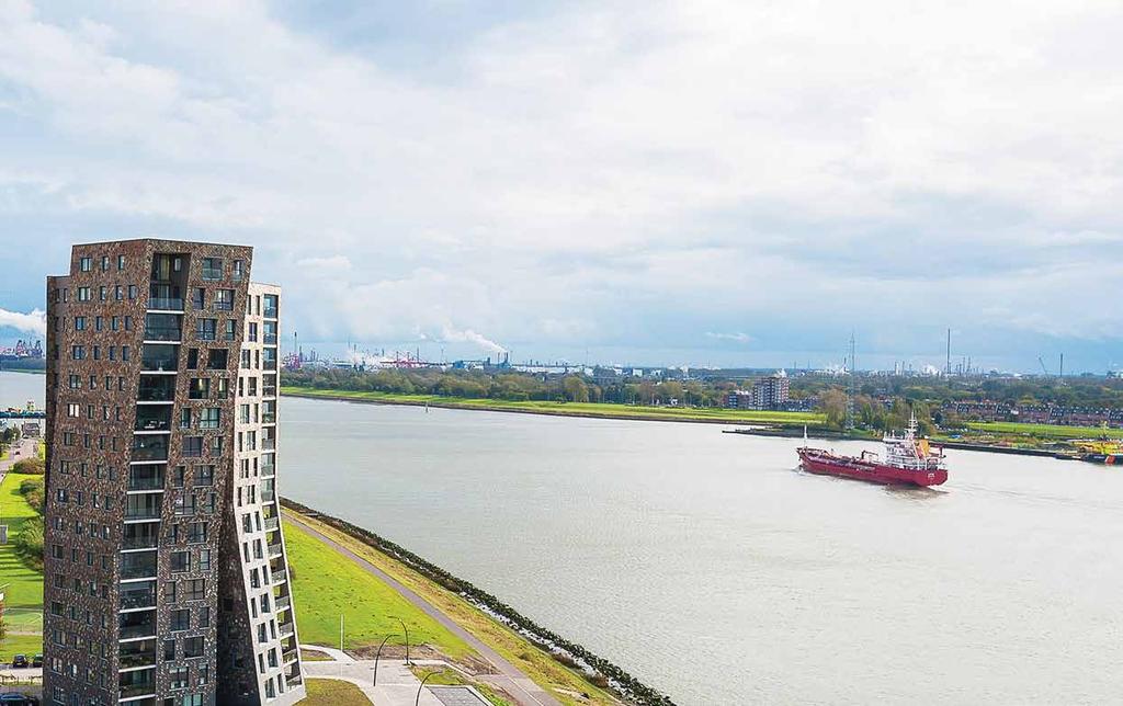 HET VRIJE GEVOEL van wonen dicht aan het water DE NIEUWE WATERWEG Direct aan de Nieuwe Waterweg ligt Het Balkon van Maassluis.