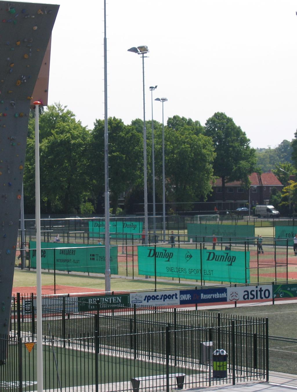 Radboud Sportcentrum Gek op sport? Behoefte aan ontspanning? Kom dan naar het Radboud Sportcentrum (RSC). Met een studentensportkaart kun je onbeperkt deelnemen aan ruim 70 verschillende sporten.