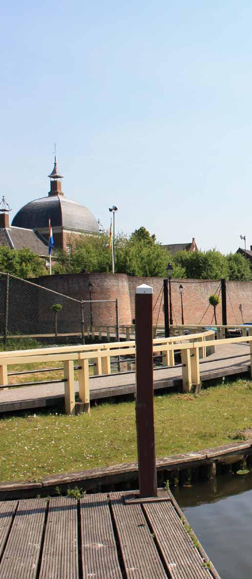 Welkom in Leerdam! Leerdam, met circa 21.000 inwoners, ligt op de grens van Zuid-Holland en Gelderland, in het gebied Vijfheeren-landen en aan het rivier de Linge.