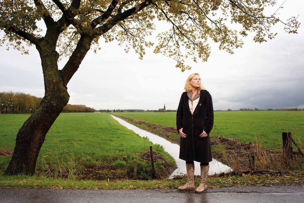 Martie Meijer op het Eiland van Schalkwijk Het Eiland van Schalkwijk ligt tussen de Lek en het Amsterdam-Rijnkanaal in het zuidelijk deel van de Utrechtse gemeente Houten.