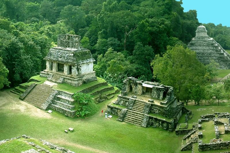 Dag 5: Palenque Bij Palenque heb je de hele dag de tijd om de in het oerwoud gelegen ruïnes te bezoeken.