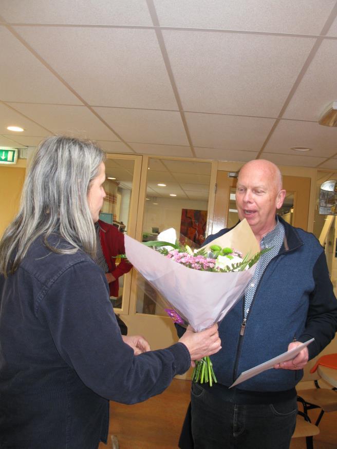 Carla Dekkers geeft al 5 jaar patchwork en Loes de Haas 5 jaar mozaïeken.