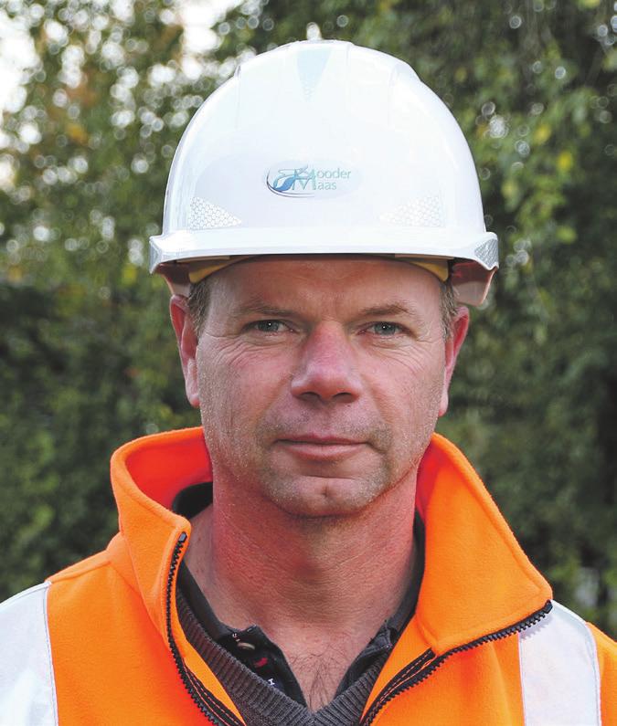 Nabijgelegen kernen worden beschermd tegen hoogwater middels Steilranddijken en Hoge Gronddijken.