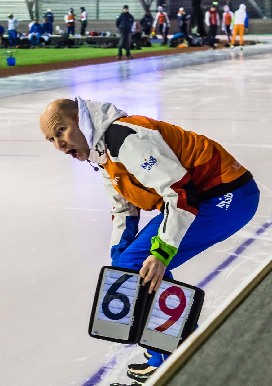 VOORWOORD Wat leuk dat jij gaat wedstrijdschaatsen. Veel van jullie zullen al schaatswedstrijden hebben gezien op de televisie of op internet.