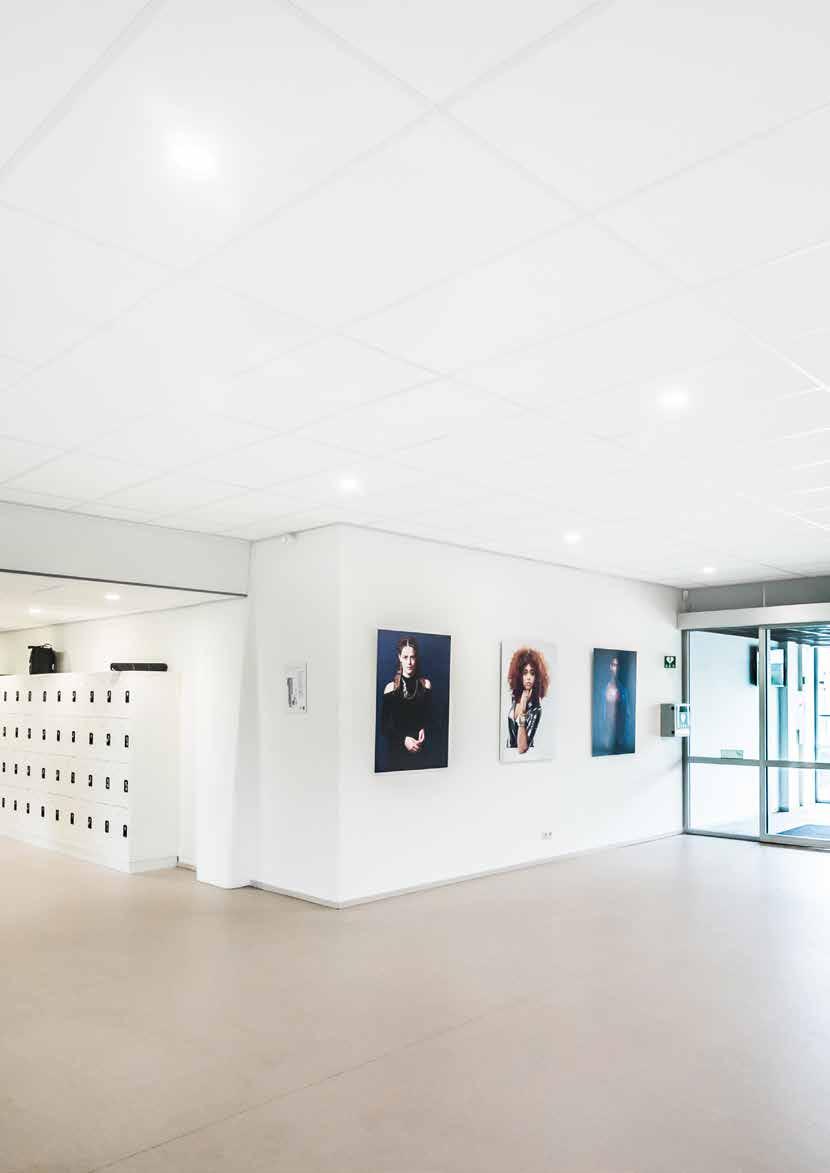 LEER ONS BETER KENNEN Vakschool Schoonhoven is sinds jaar en dag het kennis- en expertisecentrum van de branche! Naast onze voltijdopleidingen bieden we ook brancheerkende deeltijdopleidingen aan.