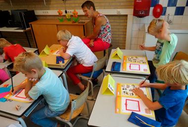 1 De school (algemeen) De Petraschool gaat uit van de Vereniging voor Christelijk Nationaal Schoolonderwijs te Nunspeet.