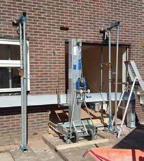 Hijs -en hefwerktuigen PANNENLIFTEN Pannenlift 230V max. 150 kg hefvermogen, complete set tot 8 mtr. 2 55,00 121,00 Verlengstuk t.b.v. pannenlift, prijs per mtr. 2 2,10 2,60 Knikstuk t.b.v. pannenlift 2 4,20 10,50 Laddersteun uitschuifbaar tot 5,7 mtr.