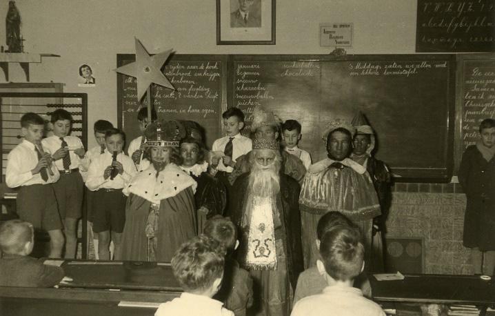 Om 12u staan we weer vertrekkensklaar op de chiro. Zaterdag 23 December: Naar jaarlijkse gewoonten vieren we rond deze periode het feest van het wederkerende licht.