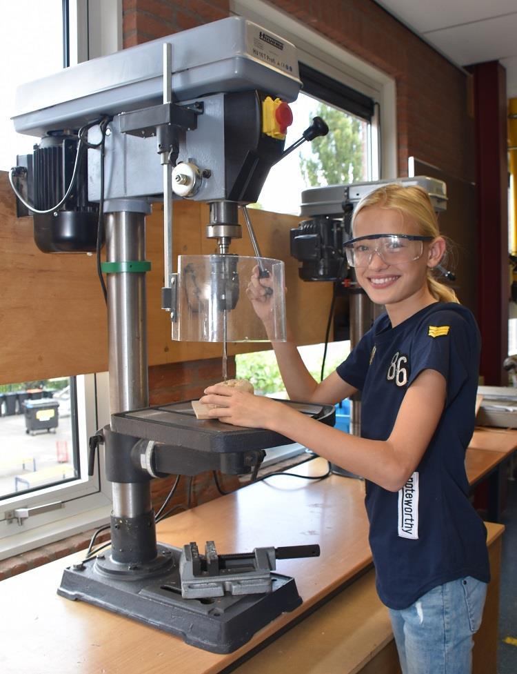 Dag van Respect Met een aangepast dagprogramma gingen de leerlingen aan de slag. Er werden verschillende presentaties gegeven en discussies gevoerd.