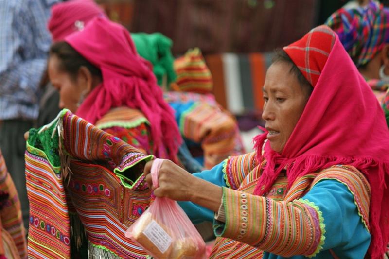 Dag 22: Weekmarkt Bac Ha - Hanoi In Bac Ha wonen onder andere Zwarte Dao, de Rode Mang, de Lao en de Thai.