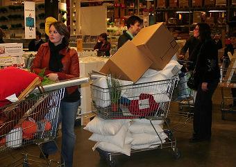 Groepsfoto na certificaatuitreiking Borrel na de certificaatuitreiking De unieke praktijkdag Voor cursisten die na afronding van de opleiding het lastig vinden om een woning in de eigen