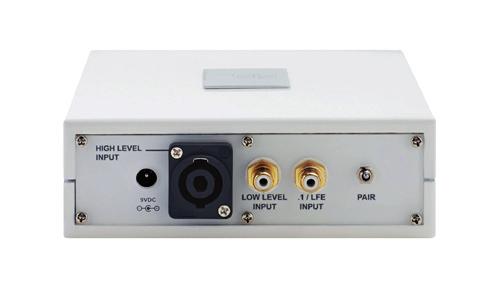 Aansluitingen en Bediening REL Longbow transmitter 3 4 5 2 1 1: ingang 9V DC stroomadapter 2: High-Level Neutrik Speakon ingang: voor het aansluiten op High-Level luidsprekeraansluitingen van een