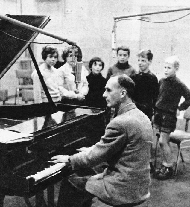 3 De bevlogen Benny Vreden, bedenker van de schoolmusical, heeft in 1964 een droom: hij wil alle kinderen aan het einde van hun basisschooltijd een mooie, creatieve afsluiting