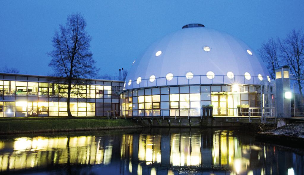 Uitstekend bereikbare unieke locatie Planetarium Amsterdam Het markante koepelgebouw ontleent haar vormgeving en naam aan de voormalige functie als planetarium.